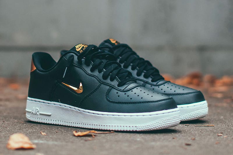 Air force 1 low jewel black store metallic gold