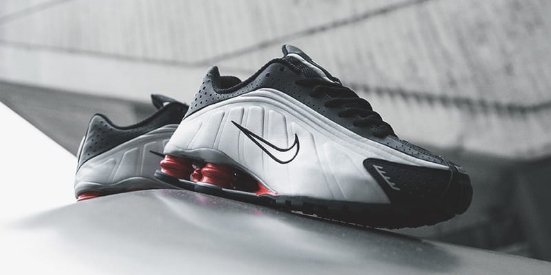 Nike shox black on sale silver