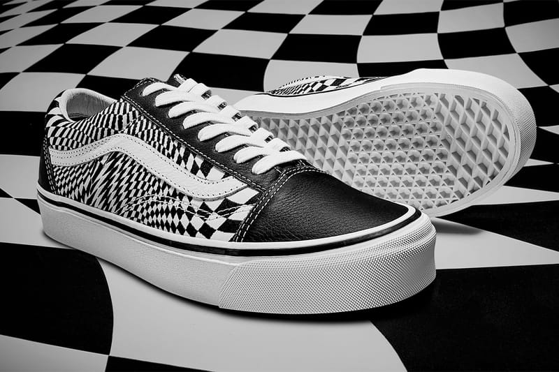 Vans old skool premium black with checkerboard hotsell laces trainers