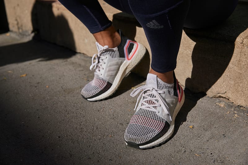 Adidas ultra boost fashion 19 red