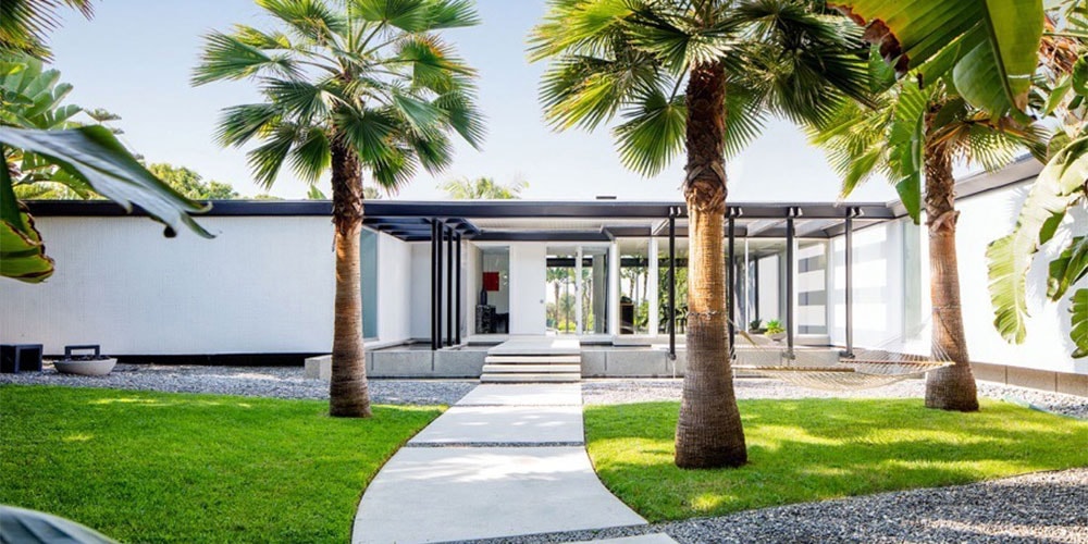 Дом Эди Слимана стоимостью 17,5 миллионов долларов выставлен на продажу