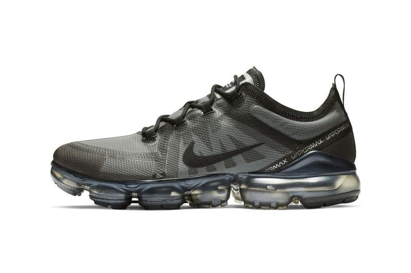 black and gold nike vapor max