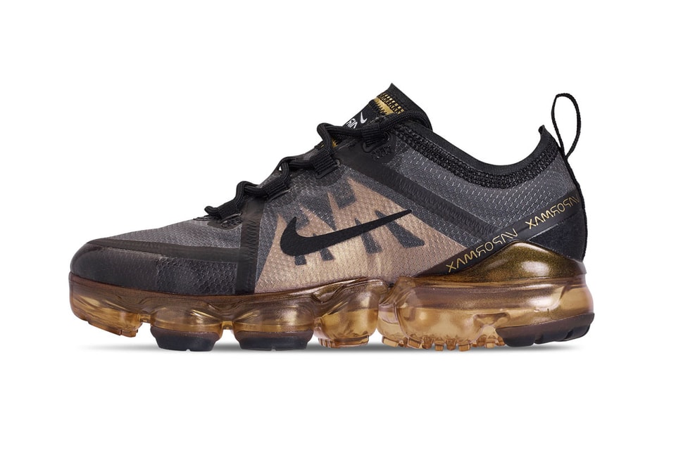 nike vapormax women's black and gold