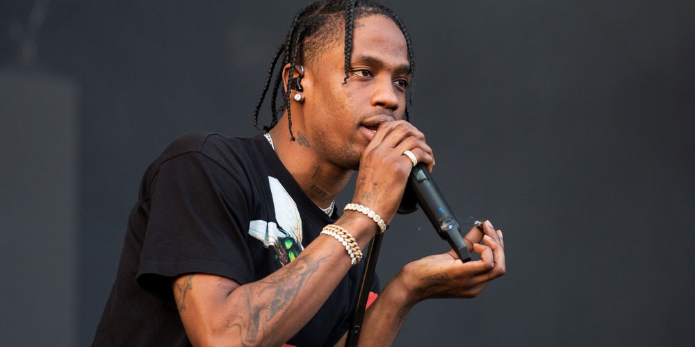 Travis Scott Invites Fan to Perform 