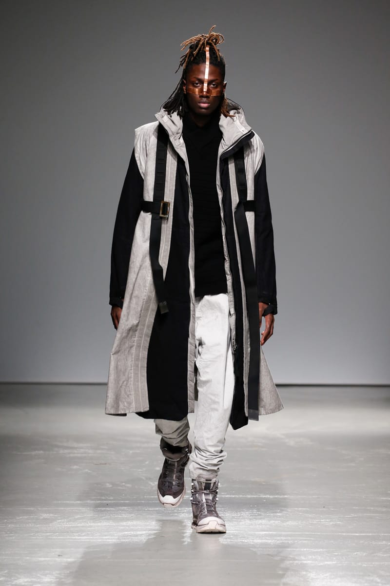 boris bidjan saberi ドレープデザイン 大判ストール Boris Bidjan Saberi Fall 2015 Menswear Fashion Show | Vogue