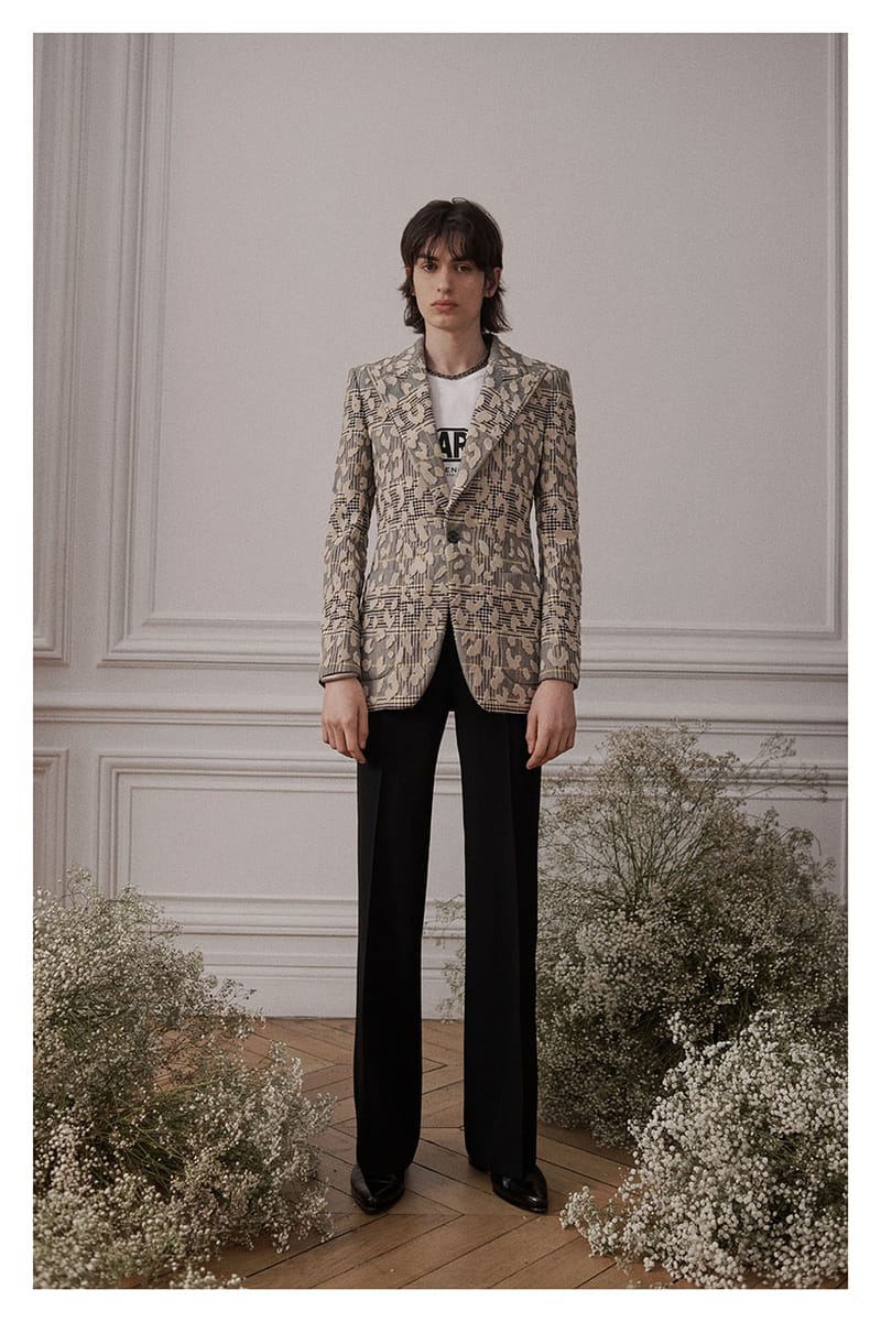 ジャケット GIVENCHY FW19 WOOL BLAZER WITH STRASS (BW309T11BN_001) Givenchy Fall/Winter 2019 Collection Lookbook | Hypebeast