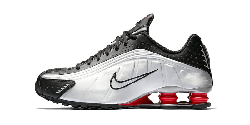 Nike shox r4 white best sale and black