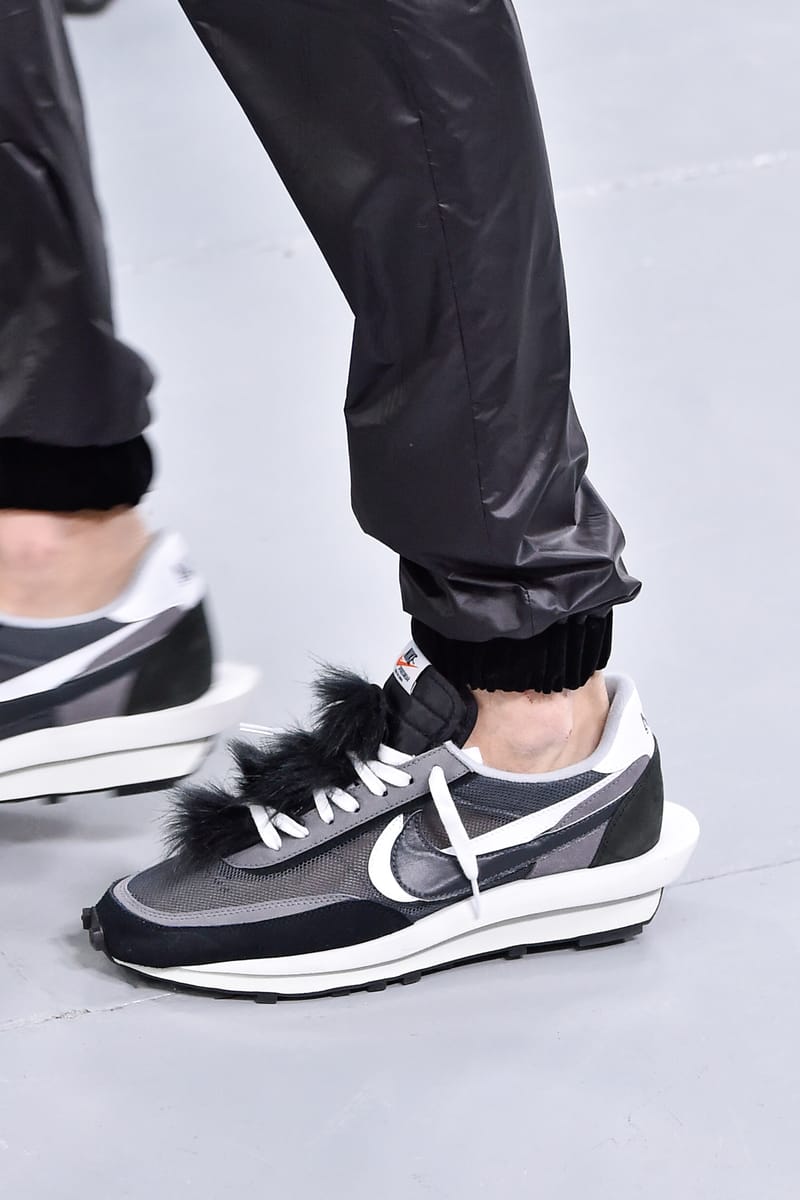 Sacai waffle best sale nike black