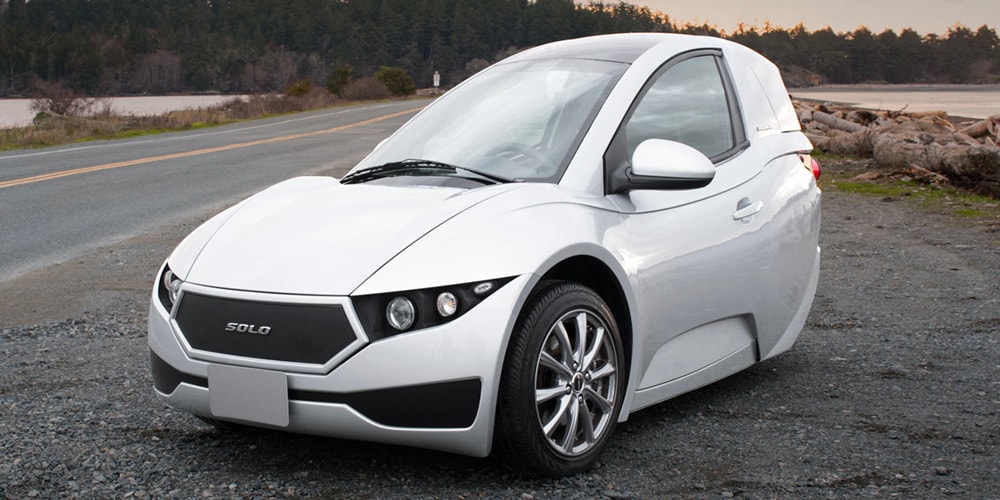 Этот электрический трехколесный автомобиль стоимостью 15 500 долларов США — последний конкурент Tesla