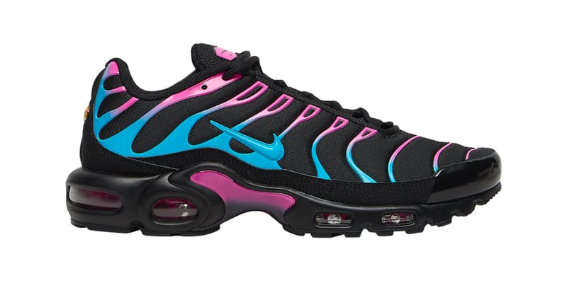 Nike air max on sale plus black and pink