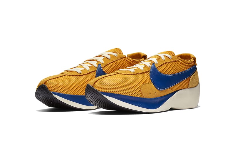 Nike moon racer yellow ochre gym blue sale