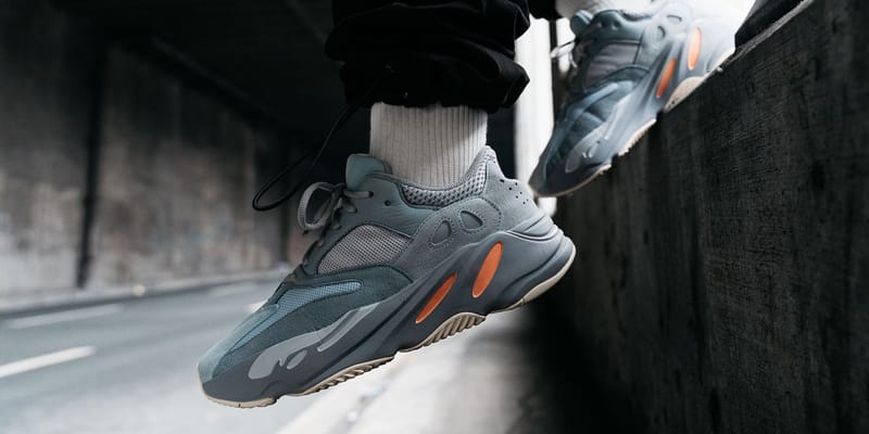 YEEZY BOOST 700 