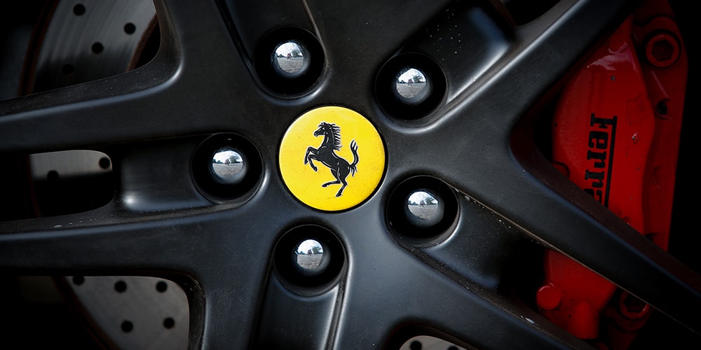 Ferrari планирует выпустить гибридные суперкары и пять новых моделей на 2019 год