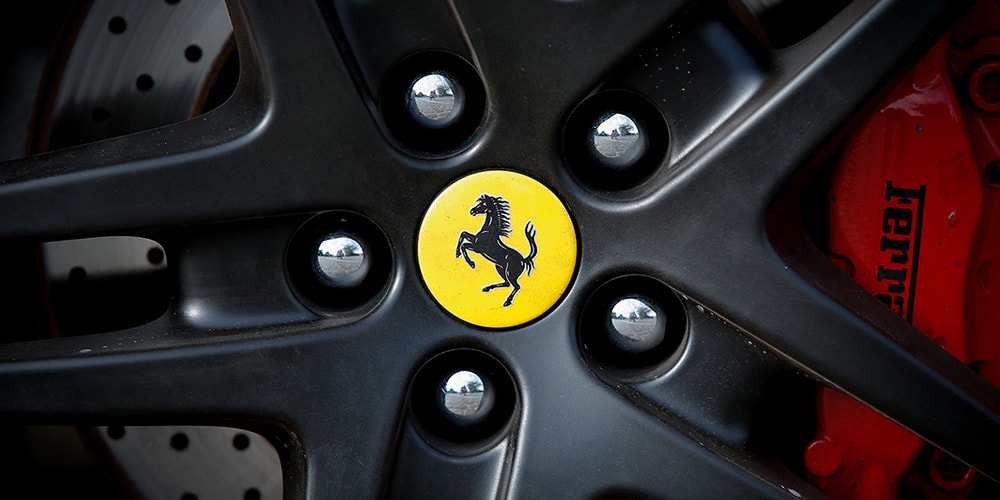 Ferrari дразнит прототип одноразового гиперкара короткометражным фильмом
