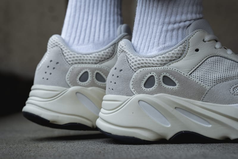 Yeezy 700 cheap analog white