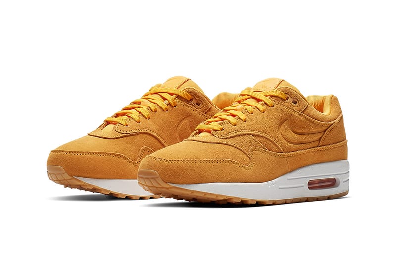 Nike air on sale max yellow suede