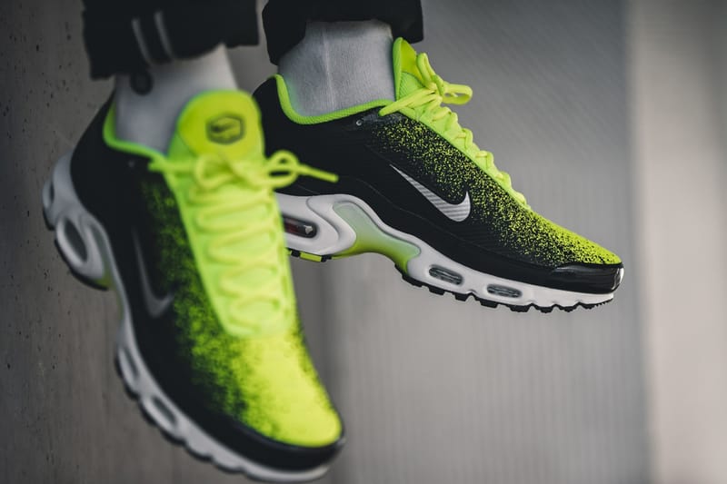 Air max plus clearance - men's black/volt/dark grey/white