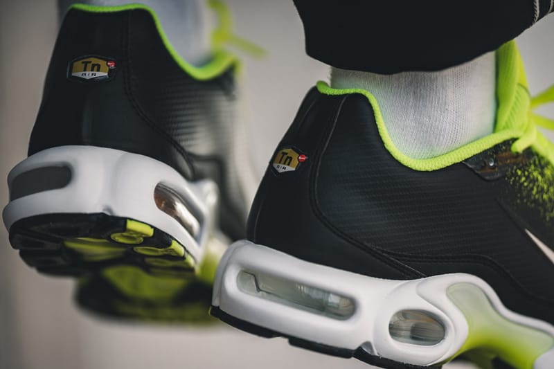 Nike air max plus tn se black discount white