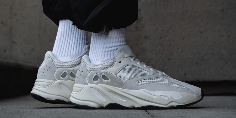 Grey and white store yeezy 700