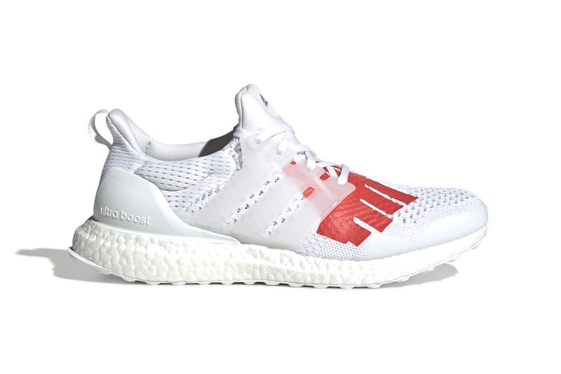 Adidas ultra boost outlet white with red stripes