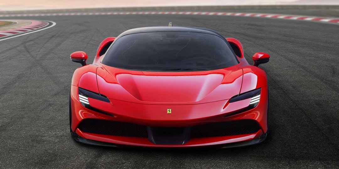Гибридный Ferrari SF90 Stradale может похвастаться мощностью 986 лошадиных сил.