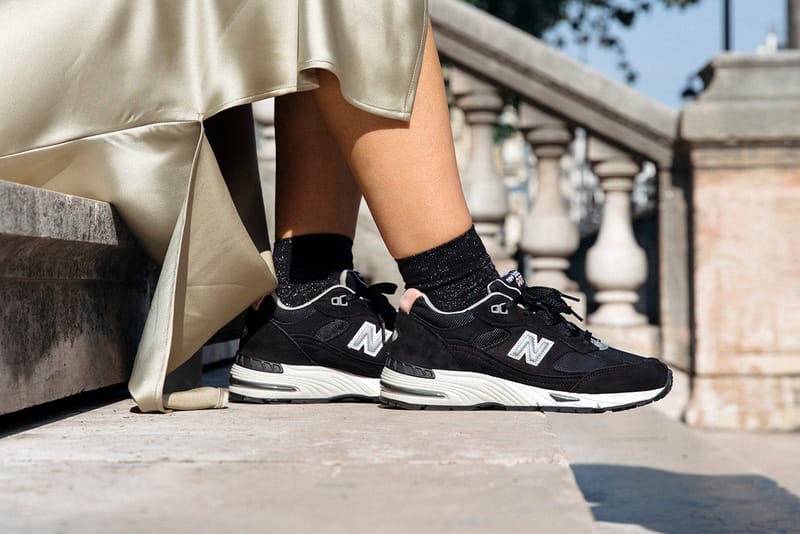 New balance hotsell uk black