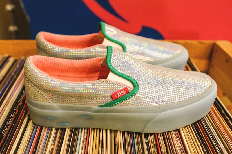 Vans slip on rainbow on sale sole