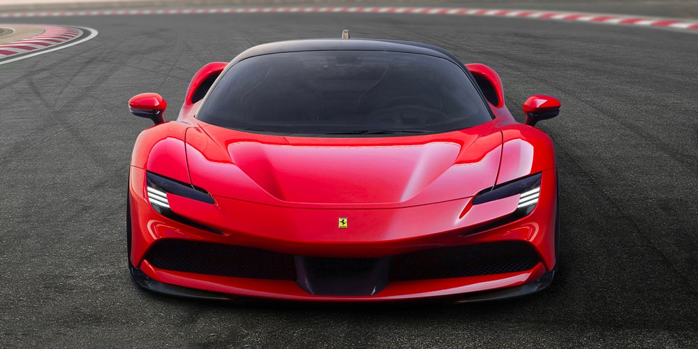 Взгляните поближе на самый мощный дорожный автомобиль Ferrari за всю историю