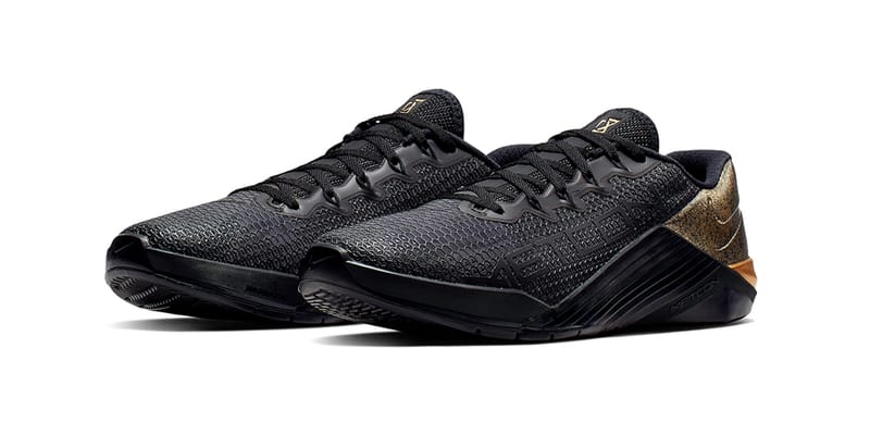 Nike metcon 5 black cheap and gold