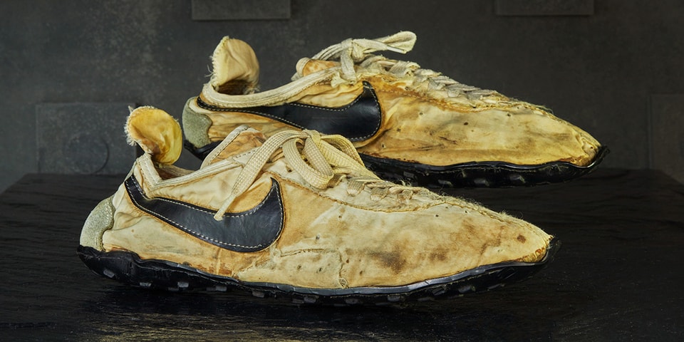 moon shoes nike