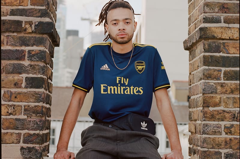 Blue arsenal away store kit