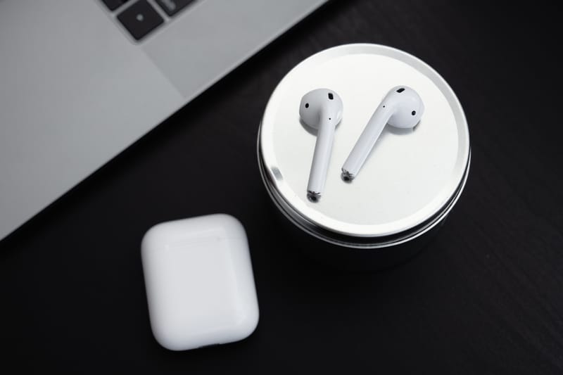 Bang olufsen e8 vs airpods pro hot sale