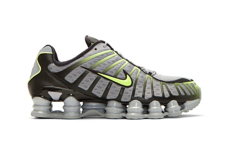 Black and hotsell grey nike shox