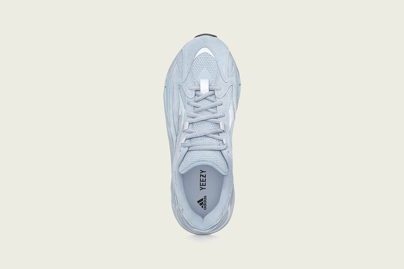 Adidas yeezy 700 2024 v2 hospital blue