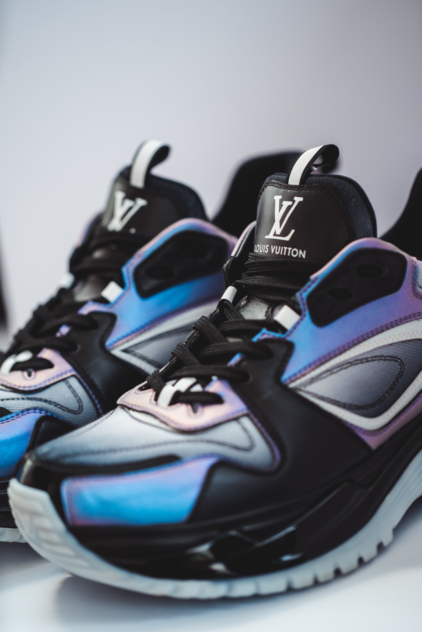 metallic sneakers 2020