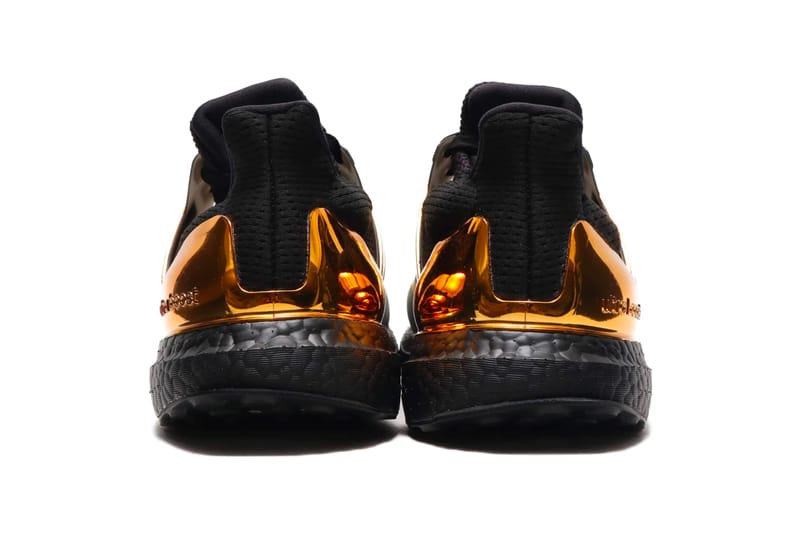 Ultra boost shop gold black