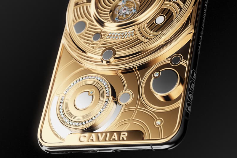 Caviar 70 000 USD Gold Encrusted IPhone 11 Pro Hypebeast caviar-70-000-usd-gold-encrusted-iphone-11-pro-hypebeast