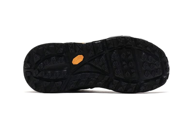 hoka one one triple black