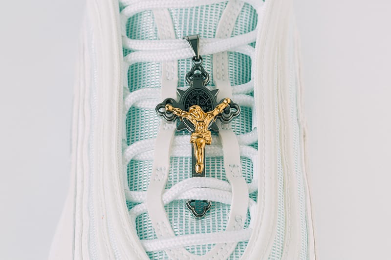 Jesus walk on water nike hot sale