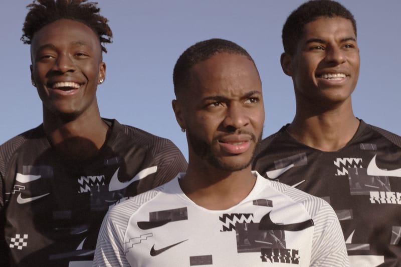 Black nike football store kit