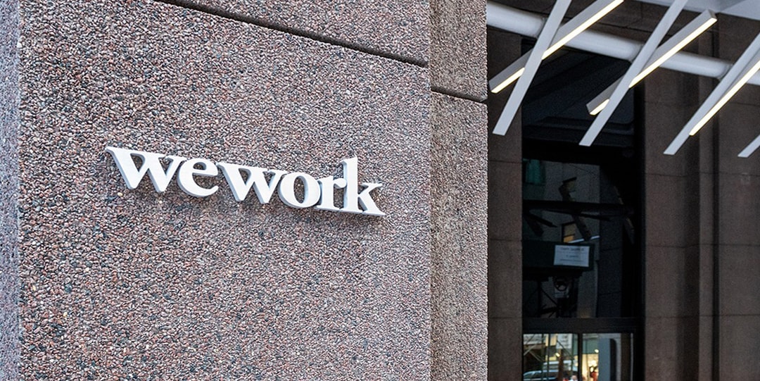 WeWork планирует непомерные пакеты услуг для нынешнего генерального директора после увольнения 2400 человек (ОБНОВЛЕНИЕ)