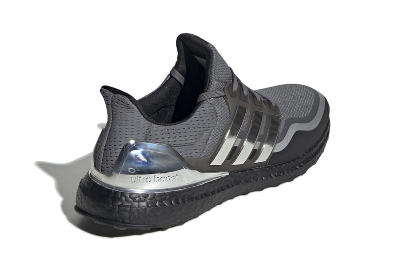 Adidas ultra 2024 boost silver metallic