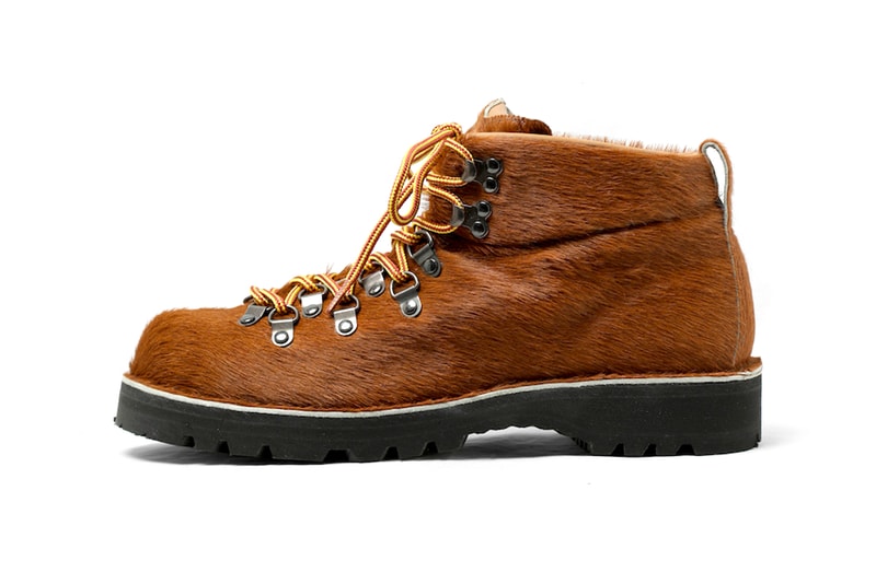 danner mountain trail boots