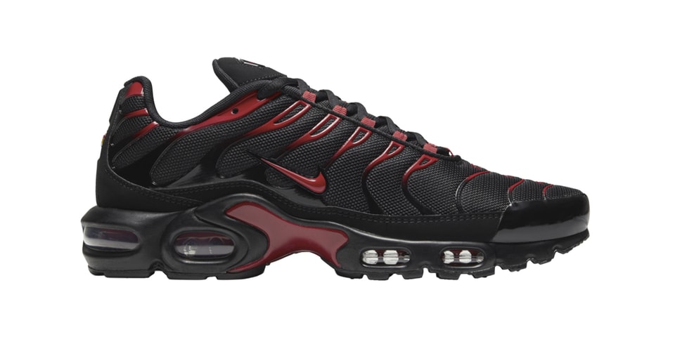 all red air max plus