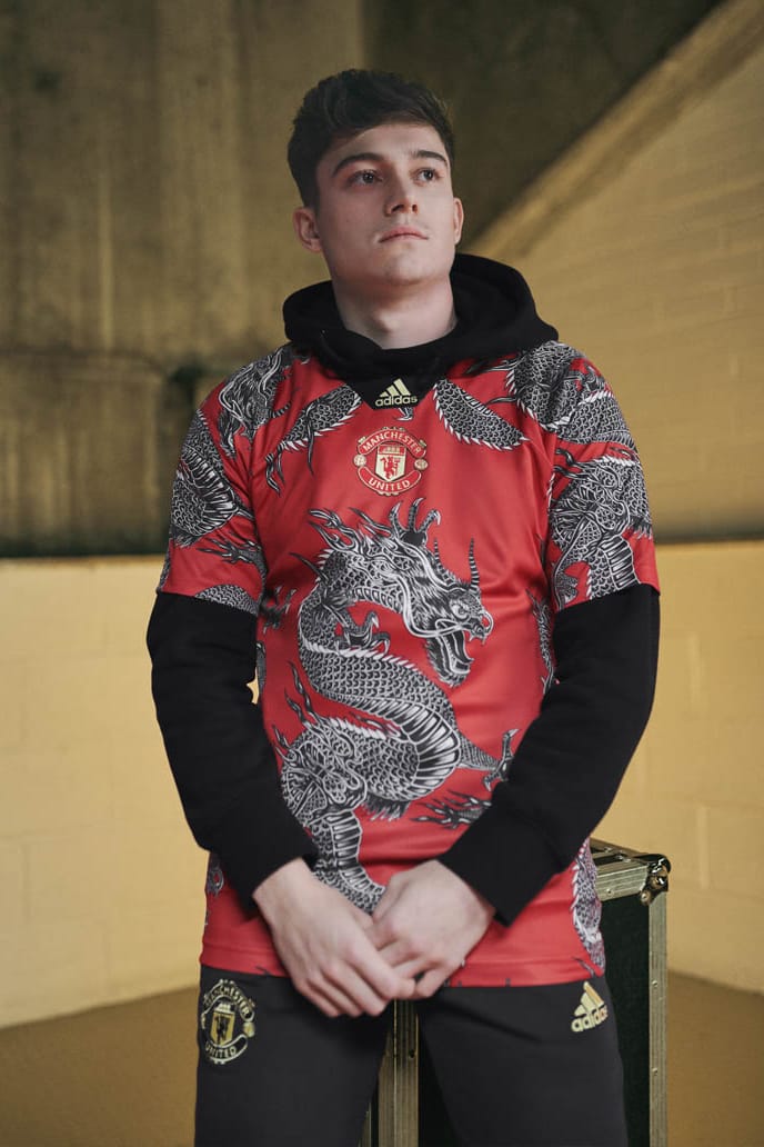 Man u hot sale dragon shirt