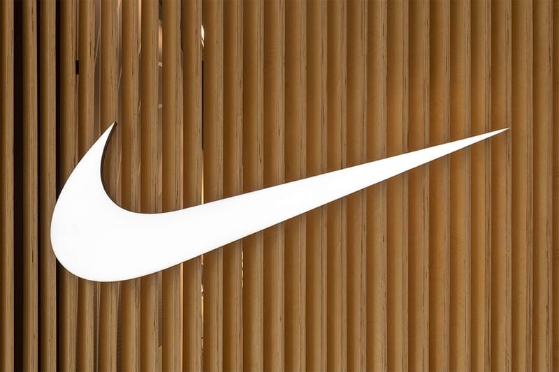 Nike 2019 outlet logo