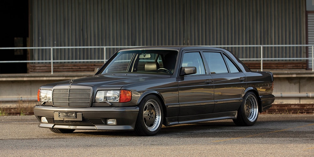 Импортированный из Японии Mercedes-Benz 560 SEL AMG 1989 года поступил на аукцион RM Sotheby’s Youngtimer