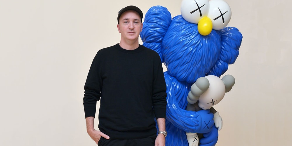 Phillips проведет частную продажу произведений искусства KAWS и Бэнкси в Нью-Йорке