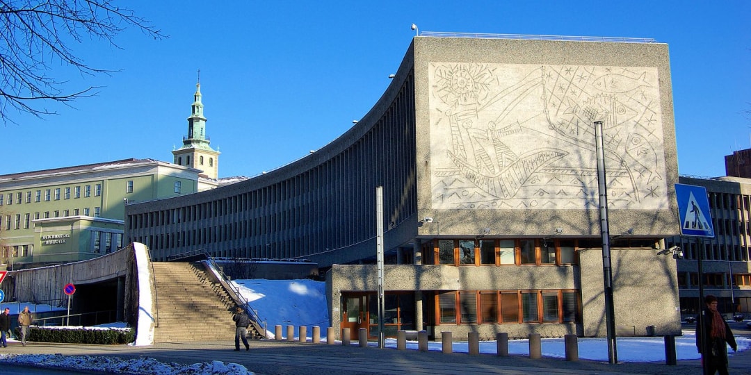 Норвегия приказала снести здание со знаменитыми фресками Пикассо