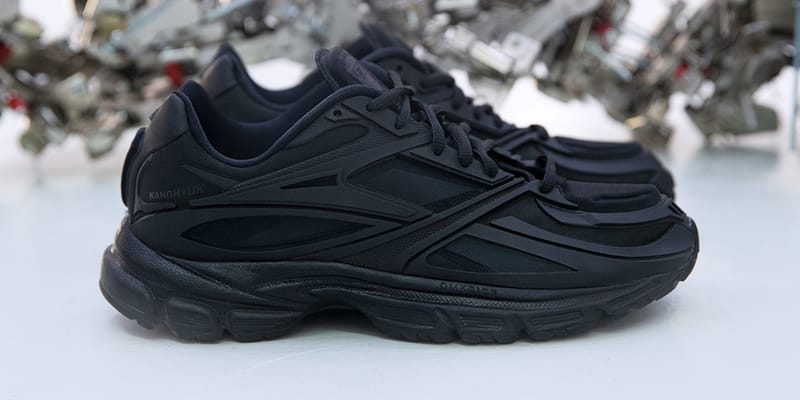 Reebok yeezy best sale look alike